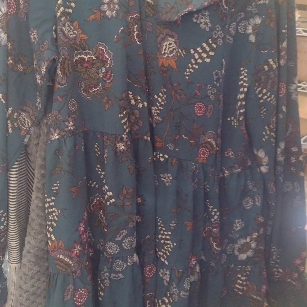 Flowy ruffles Maurice's top size Large